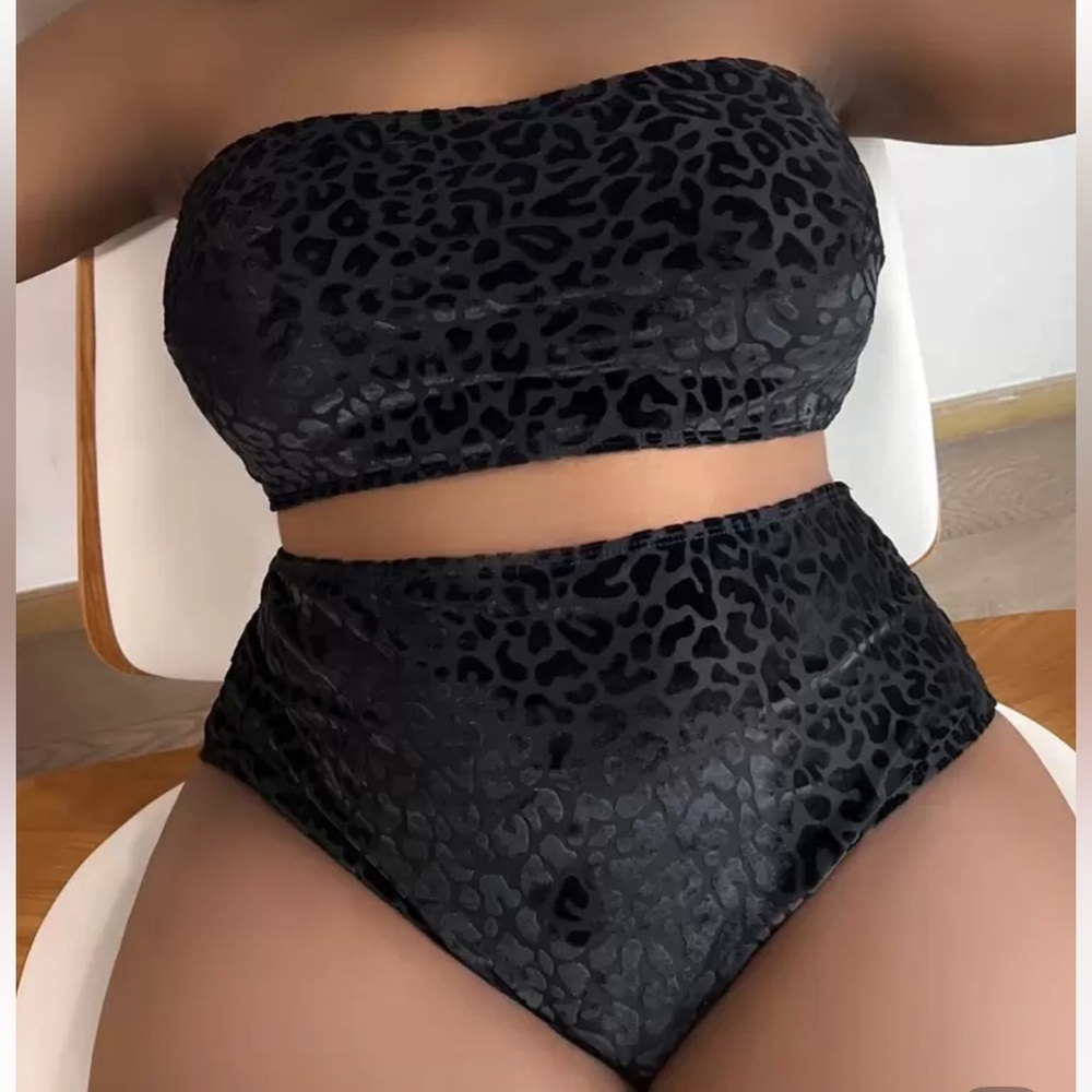 SHEIN Black Leopard Velvet-Texture Bandeau Bikini Set